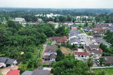 [Tanah Besar 14,400 kps] Banglo Mewah 2 Tingkat di Kubang Kerian dekat Istana Negeri Kubang Kerian