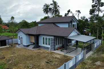 [Dekat Masjid & Tanah Luas 13,810 kps] Rumah Banglo Besar & Mewah Bunut Sarang Burung, Wakaf Bharu