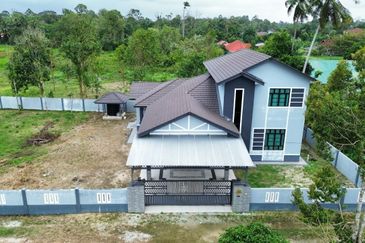 [Dekat Masjid & Tanah Luas 13,810 kps] Rumah Banglo Besar & Mewah Bunut Sarang Burung, Wakaf Bharu