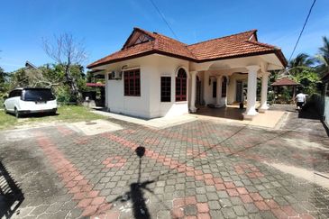 Rumah Banglo, Tepi Sungai, Taman Jaya Setia, PCB, Kota Bharu