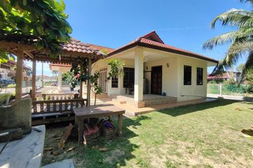 Rumah Banglo, Tepi Sungai, Taman Jaya Setia, PCB, Kota Bharu