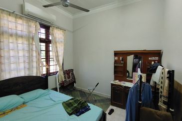 Rumah Banglo, Tepi Sungai, Taman Jaya Setia, PCB, Kota Bharu