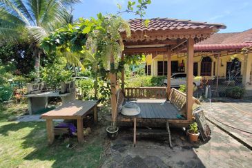 Rumah Banglo, Tepi Sungai, Taman Jaya Setia, PCB, Kota Bharu