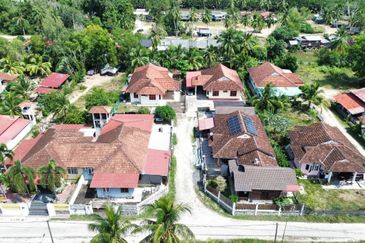 Rumah Banglo, Tepi Sungai, Taman Jaya Setia, PCB, Kota Bharu