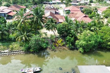 Rumah Banglo, Tepi Sungai, Taman Jaya Setia, PCB, Kota Bharu