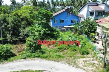Tanah Lot Banglo Kampung Che Latif tepi Jalan Kuala Besar, Kota Bharu