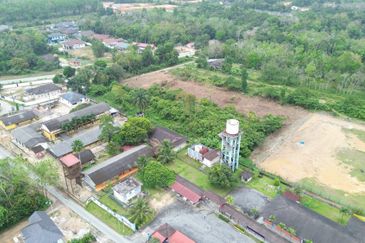 Lokasi Comel Tanah Lot Banglo Tepi Sekolah Kebangsaan Kg Kandis Pasir Puteh