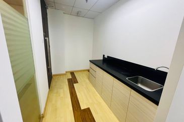 Partial Furnished Corporate office (3698  sq ft  )@ PFCC.T Puchong