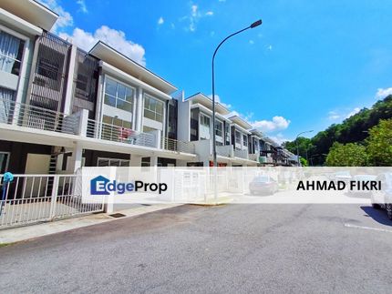 [ FACING OPEN ] Triple Storey Terrace House at Bayu Heights 2 Balakong Selangor, Selangor, Seri Kembangan