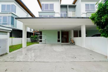 Parkfield Residences, Tropicana Heights