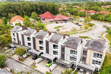 Duta Villa, Presint 14