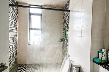 Summerglades, Perdana Lakeview West