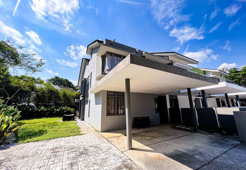 Summerglades, Perdana Lakeview West