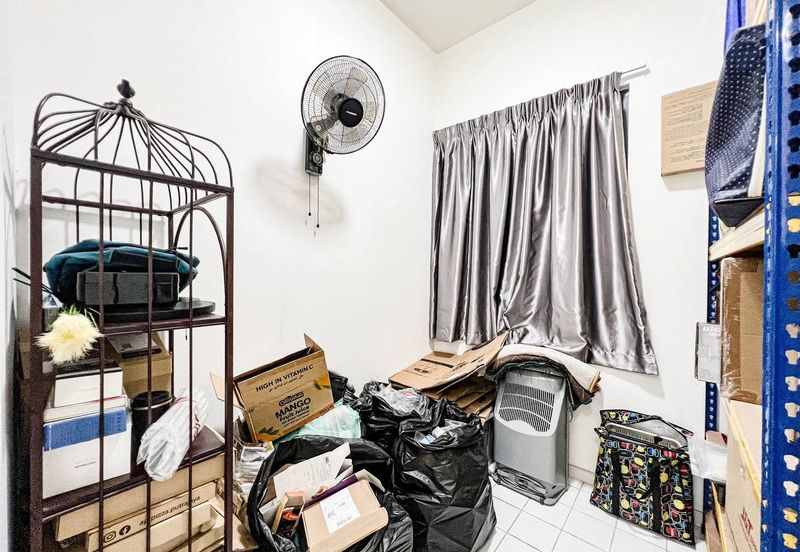 Summerglades, Perdana Lakeview West