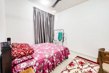 Summerglades, Perdana Lakeview West