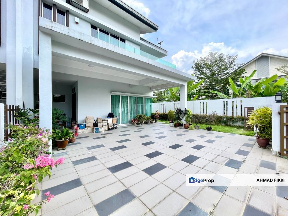 Three Storey Semi Detached Taman 1080 Residence Puncak Saujana Kajang, Selangor, Kajang