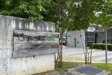 Crescent Park Townvilla