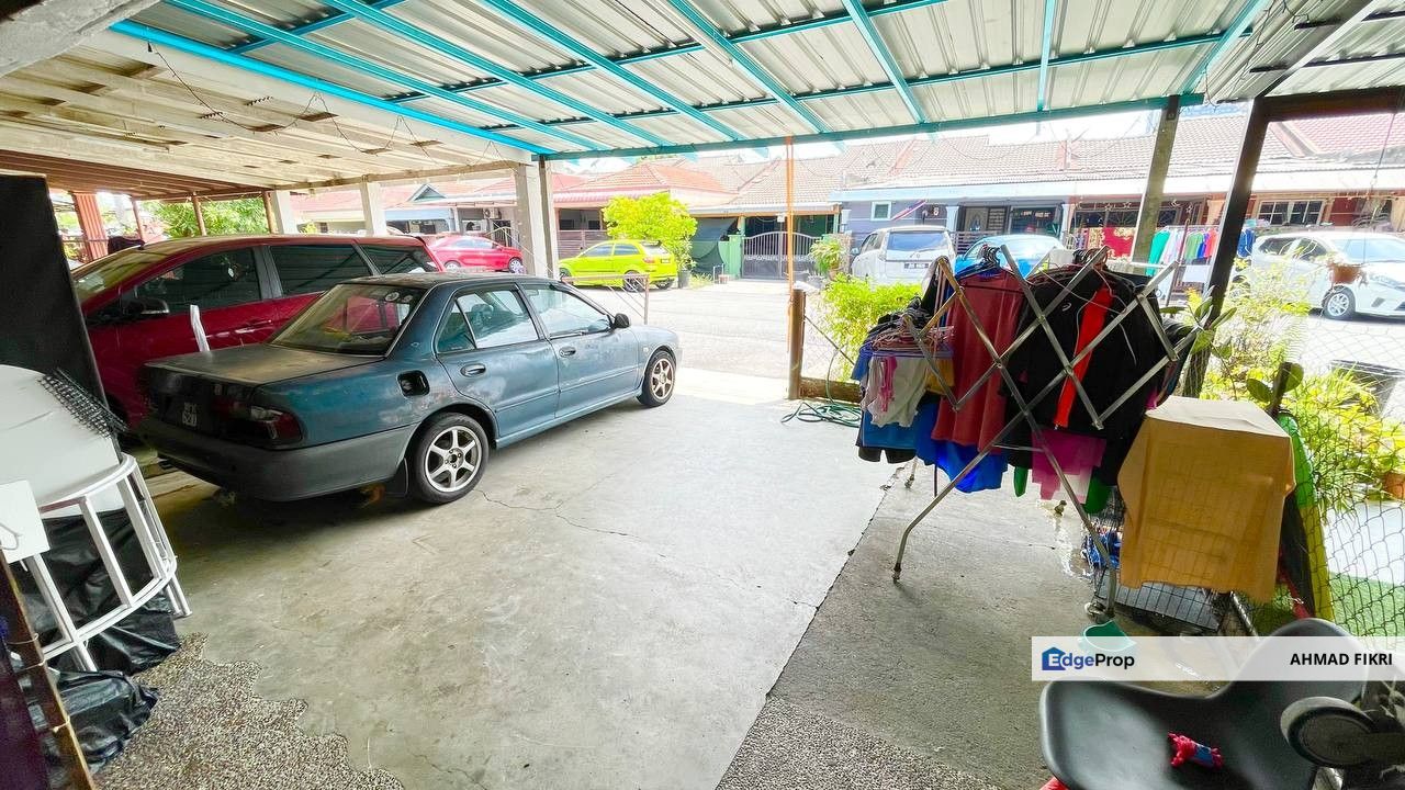 [ WALKING DISTANCE TO LRT ] Single Storey Jalan Dahlia Taman Puchong Perdana, Selangor, Puchong