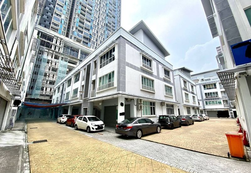 Parklane Commercial Hub