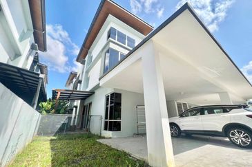 Parkfield Residences, Tropicana Heights