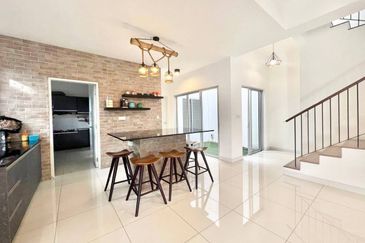 Parkfield Residences, Tropicana Heights