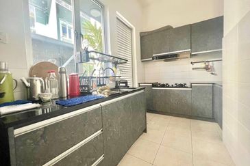 Parkfield Residences, Tropicana Heights