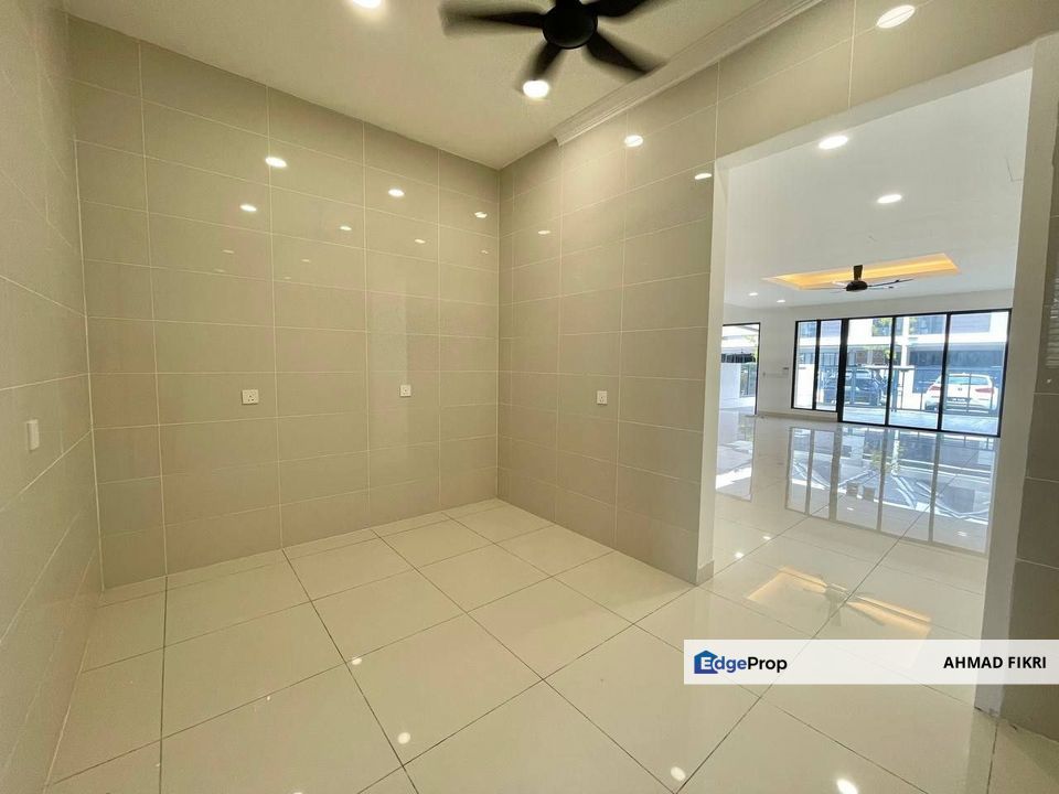 Double Storey Superlink House Lagenda Gardens Bukit Jelutong Jalan Teratak Bukit Jelutong, Selangor, Shah Alam