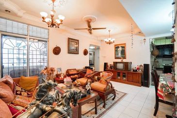 Sri Puteri (Earls Court), Ukay Perdana