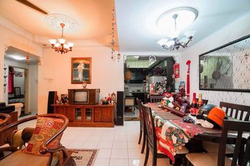 Sri Puteri (Earls Court), Ukay Perdana