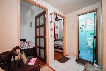 Sri Puteri (Earls Court), Ukay Perdana