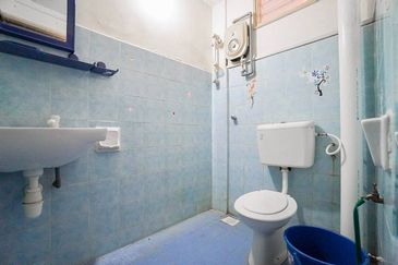 Sri Puteri (Earls Court), Ukay Perdana