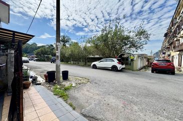 Taman Pinggiran Batu Caves