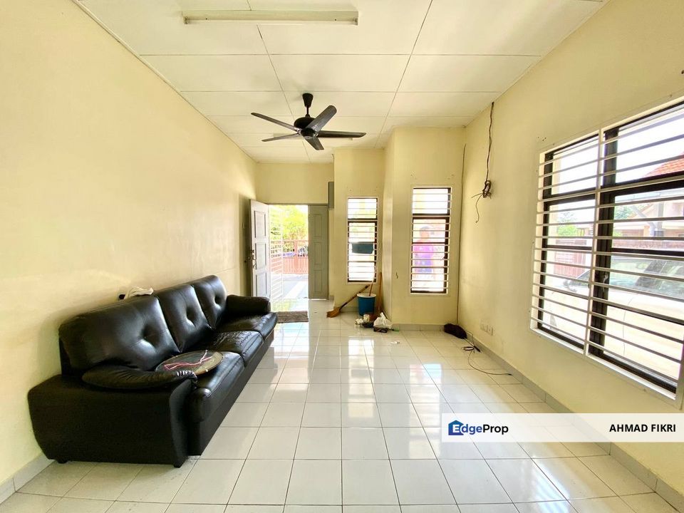 Taman Desa Utama Sg Merab Kajang Double Storey Semi Detached House , Selangor, Sepang