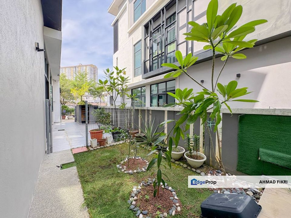 Triple Storey Semi Detached The Park Laman Serdang Taman Bukit Serdang @ Seri Kembangan, Selangor, Seri Kembangan