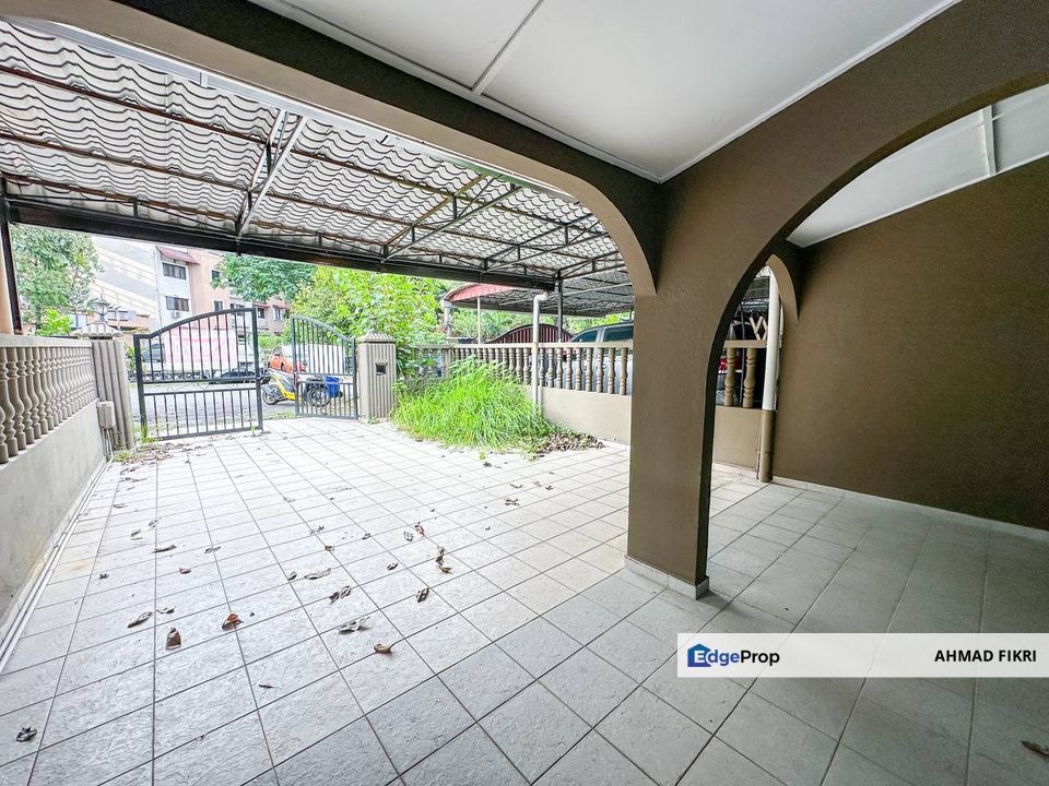 Double Storey Terrace House Jalan Gembala Seksyen 19 Shah Alam, Selangor, Shah Alam