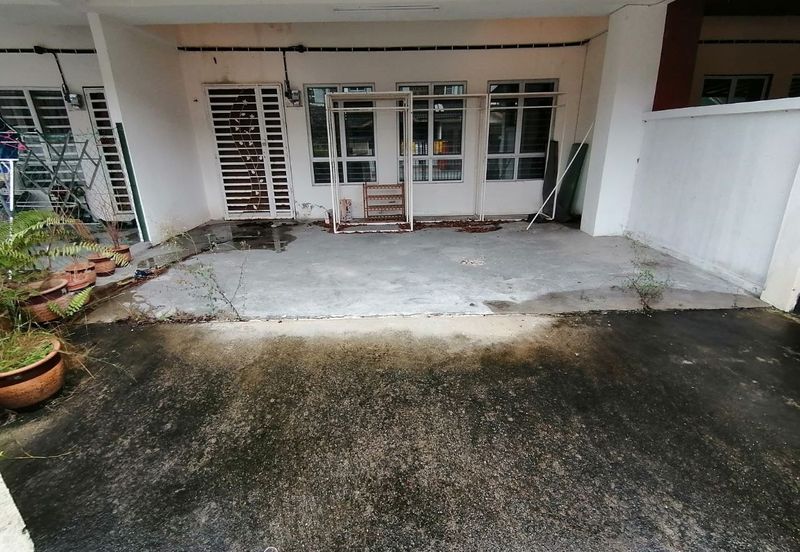 Taman Seroja, Bandar Baru Salak Tinggi