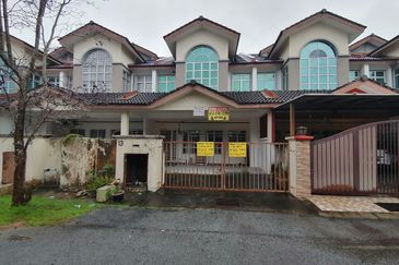 Taman Seroja, Bandar Baru Salak Tinggi