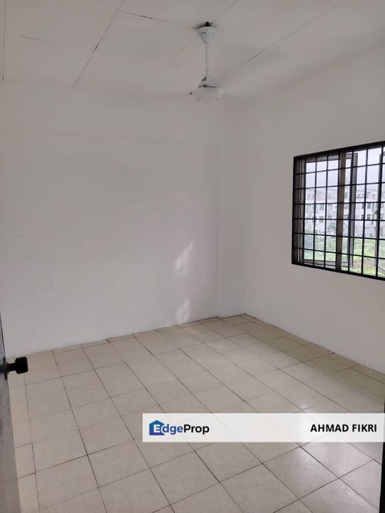 Pangsapuri Anggerik [ LEVEL 4 WITH LIFT ] Taman Putra Kajang, Selangor, Kajang