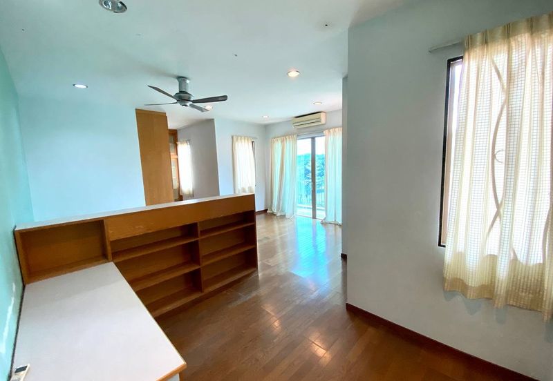 Putra Hill Residency