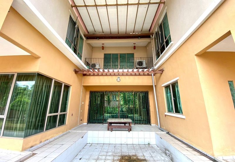 Putra Hill Residency