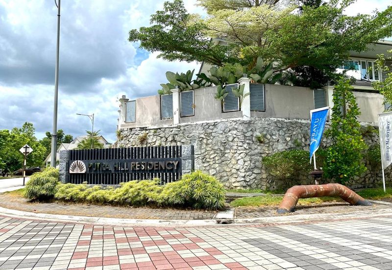 Putra Hill Residency
