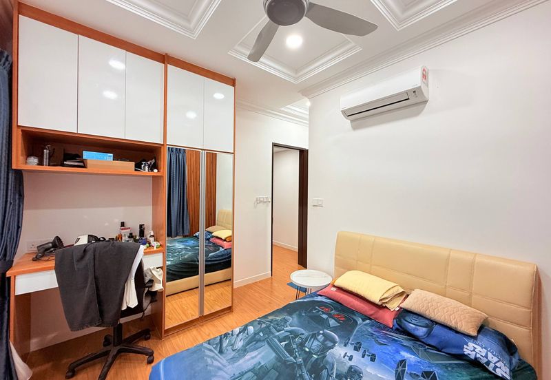 The Mulia Residences CyberjayaThree Storey Terrace House 