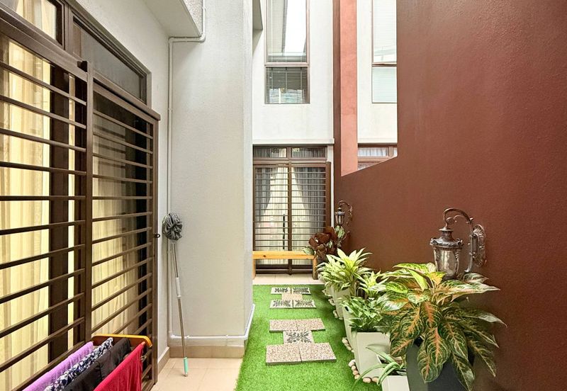 The Mulia Residences CyberjayaThree Storey Terrace House 