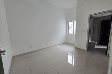 Verna Lake Villas @ Serene Heights