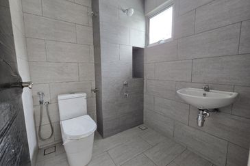 Verna Lake Villas @ Serene Heights