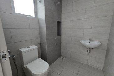 Verna Lake Villas @ Serene Heights