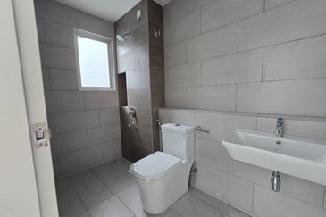 Verna Lake Villas @ Serene Heights