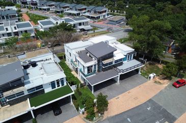 MYDiva, Perdana Lakeview East