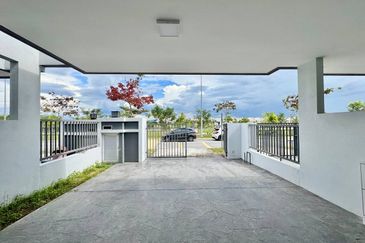 Verna Lake Villas @ Serene Heights