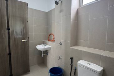 Verna Lake Villas @ Serene Heights